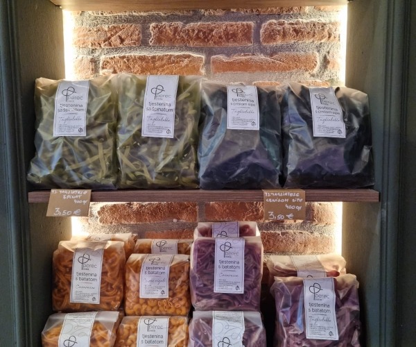 OPG Perec tjestenine od sada u mesnici Compari u Puli OPG Perec tjestenine od sada u mesnici Compari u Puli